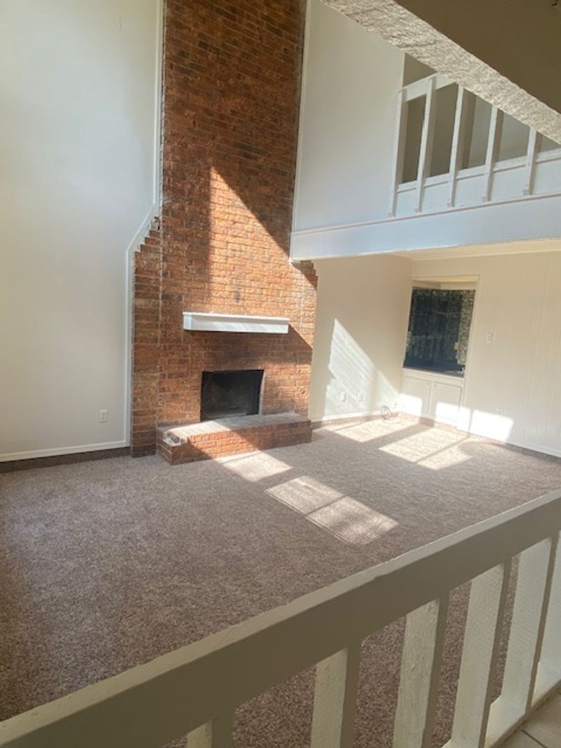 Denton House: 1900 Westminster #112