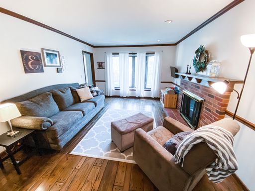 Listing photo thumbnail