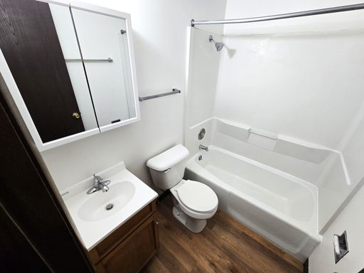 Listing photo thumbnail