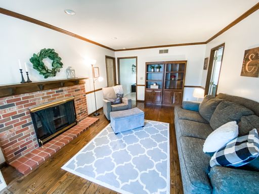 Listing photo thumbnail