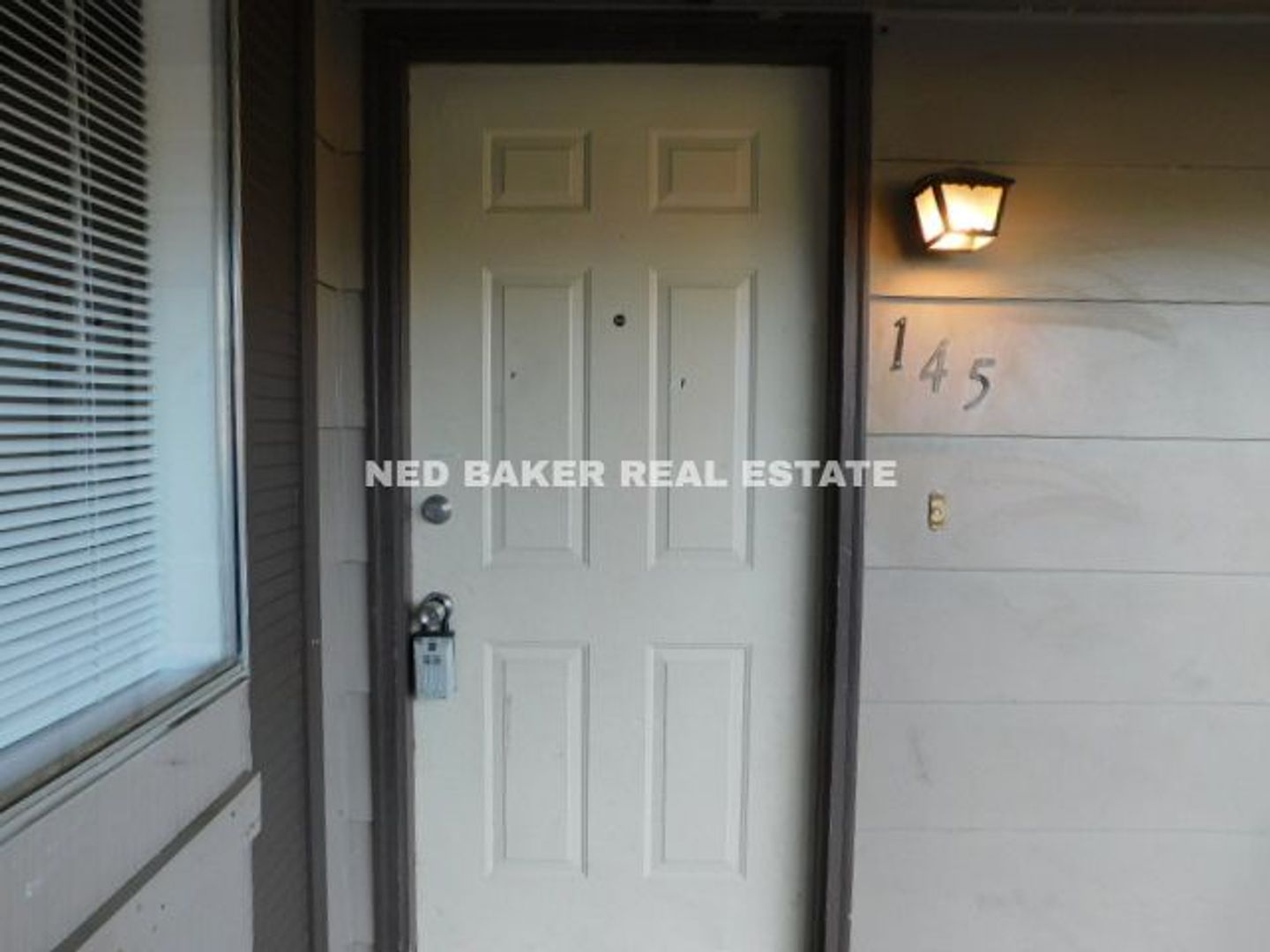 Salem Apartment: 143 Connecticut Ave SE
