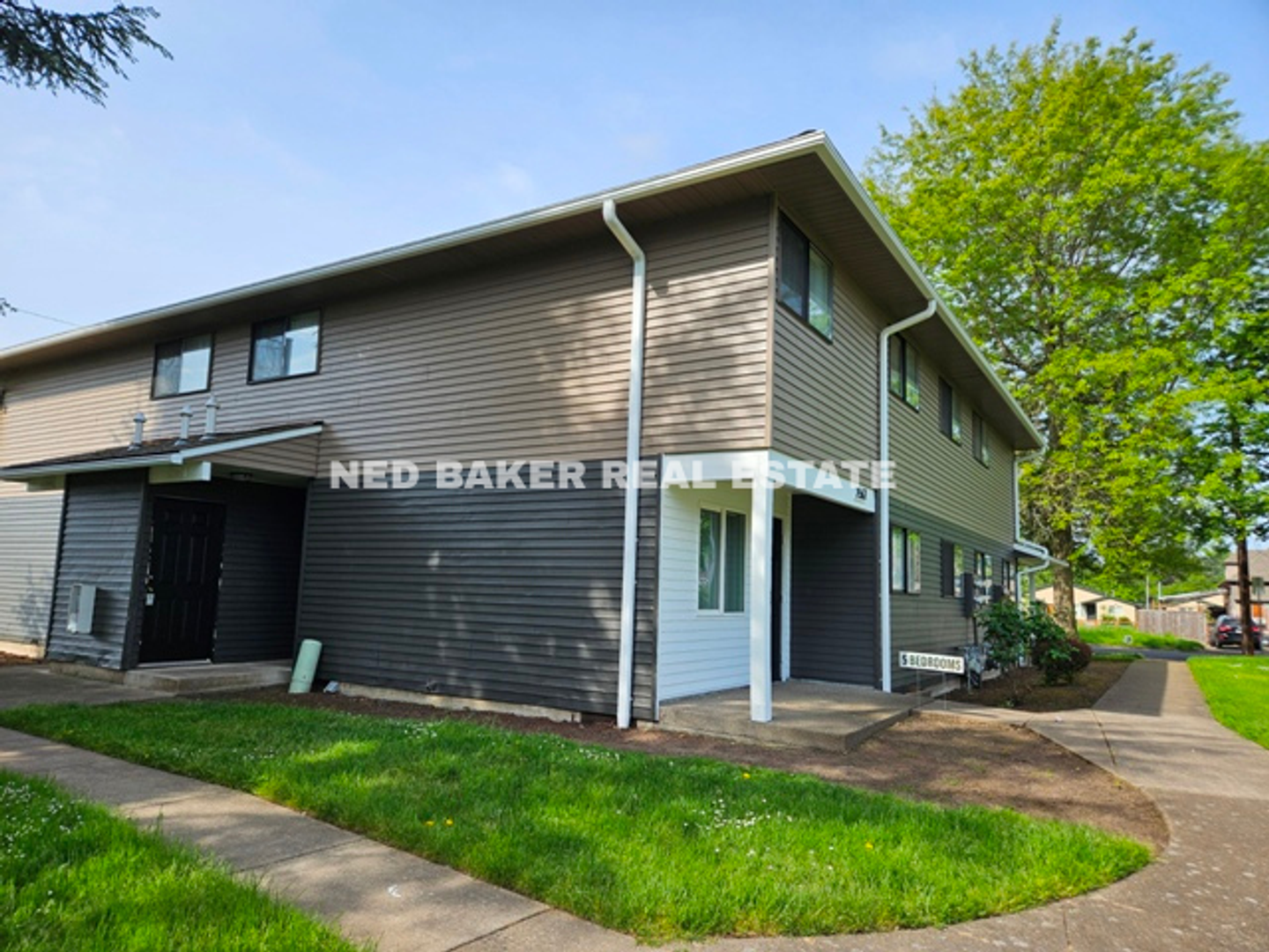 Salem Apartment: 2540-2594 Lee St SE