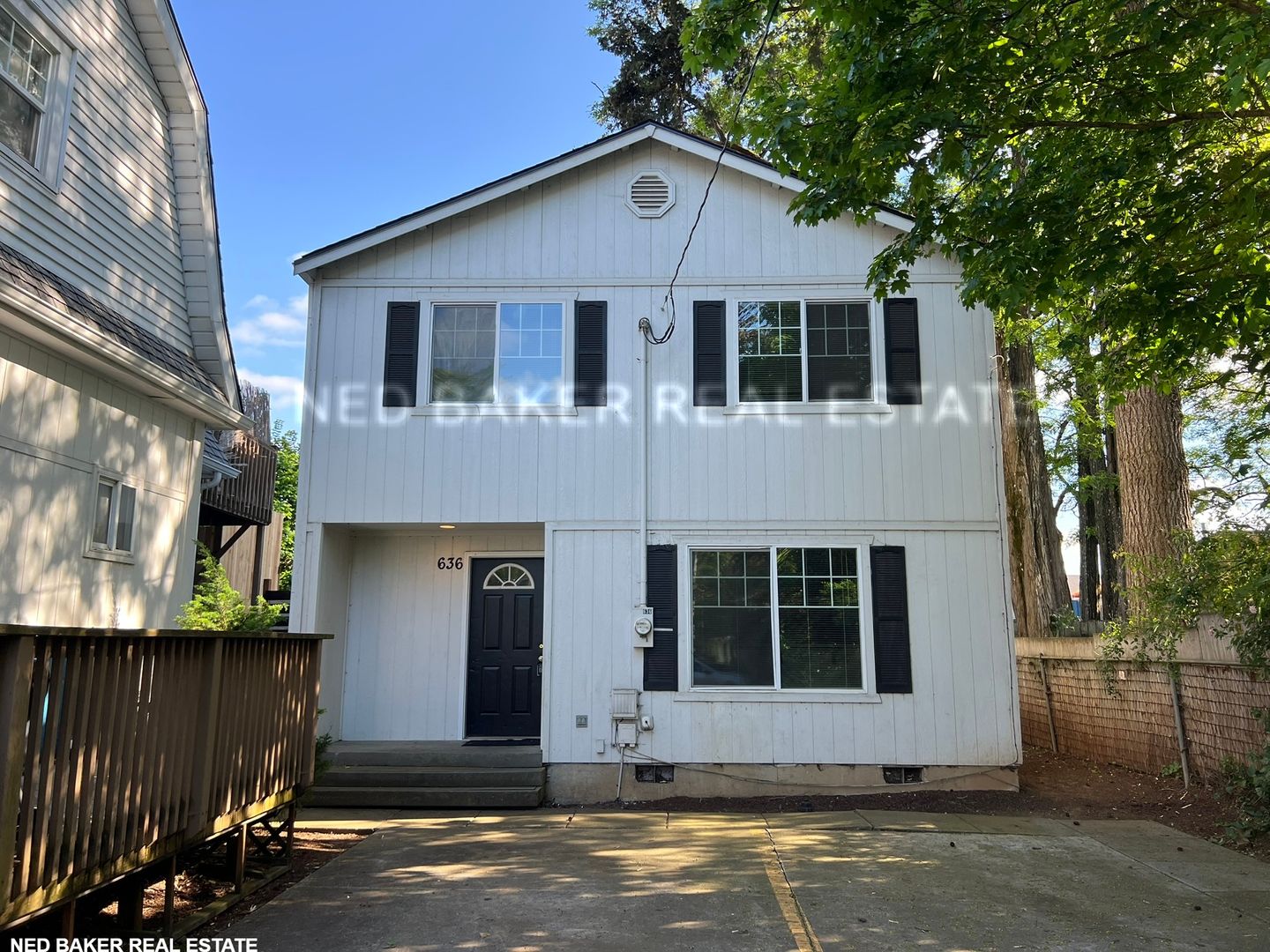 Salem Apartment: 636 Browning Ave S