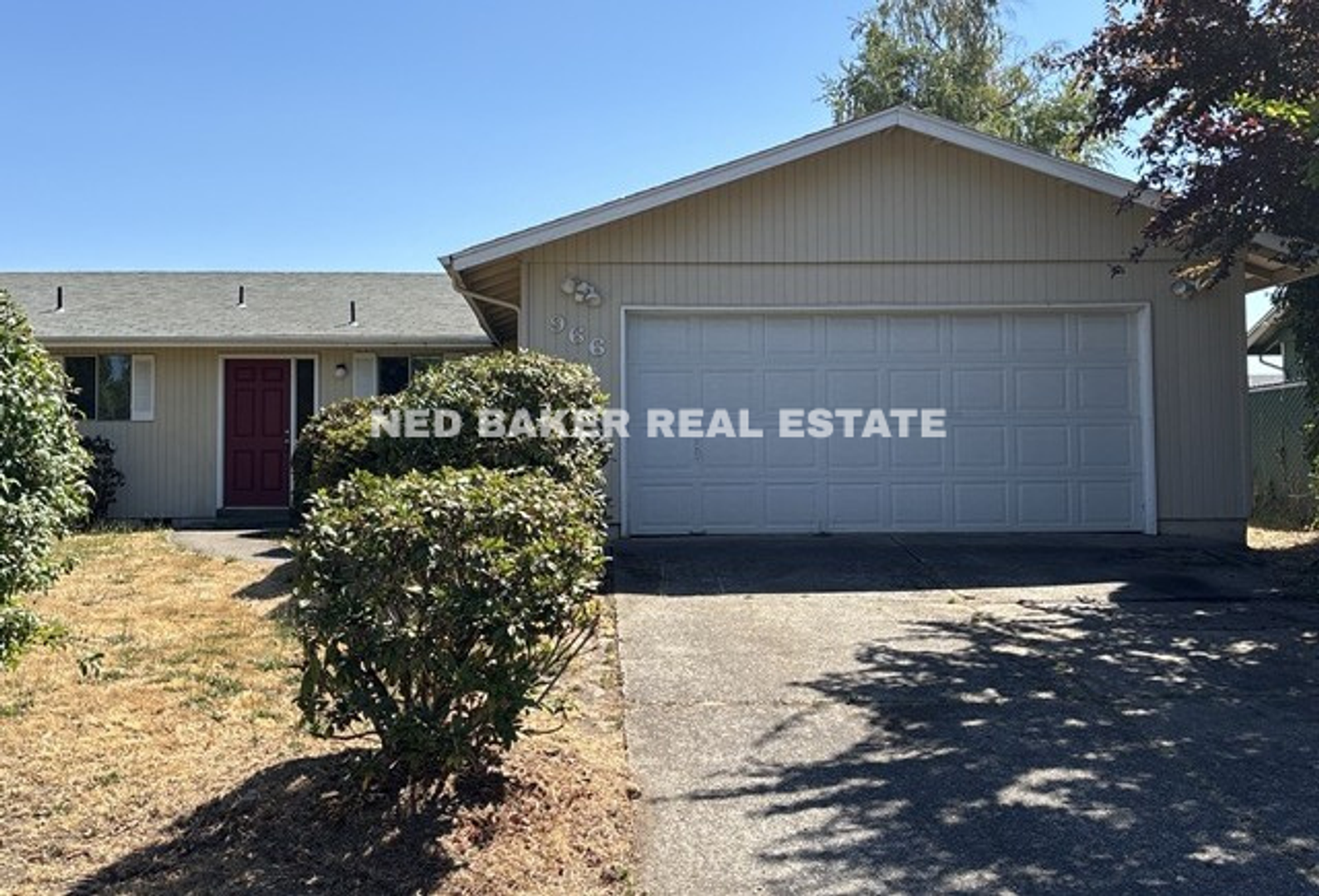 Salem House: 966 Royalty Dr NE