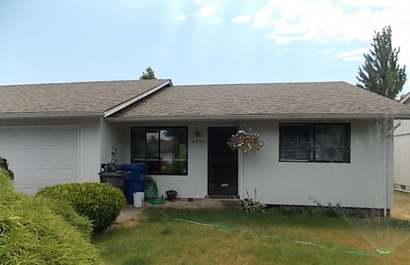 Salem Apartment: 3636 & 3638 White Oak Ct NE