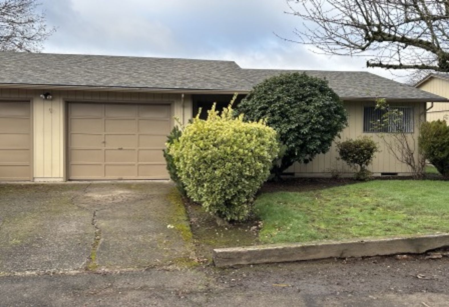 Salem Apartment: 3880 Auburn Rd NE