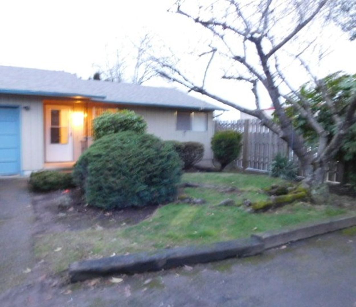 Salem Apartment: 3880 Auburn Rd NE