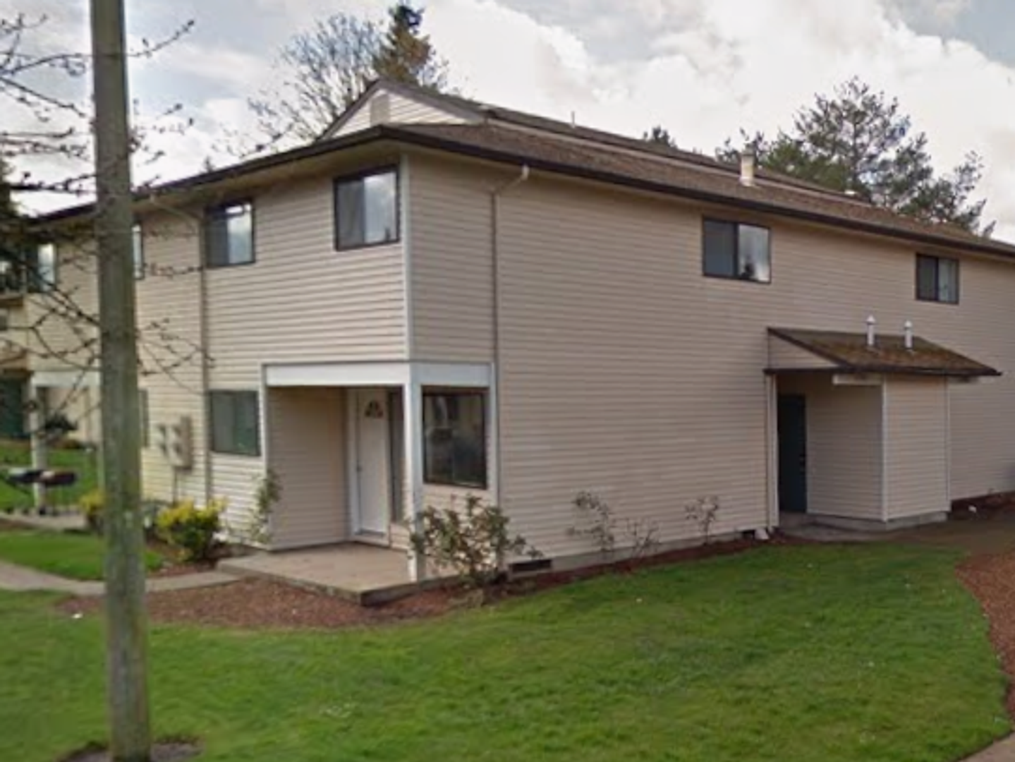 Salem Apartment: 2540-2594 Lee St SE