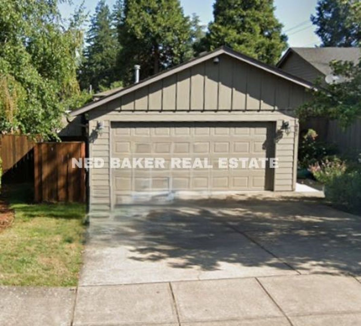 Salem House: 885 Creek Ct NW