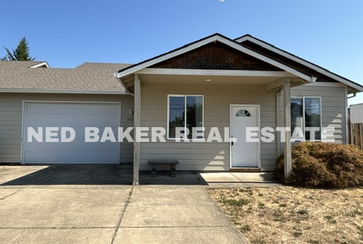 3Bd/2Ba Single Story Duplex - Available to View!