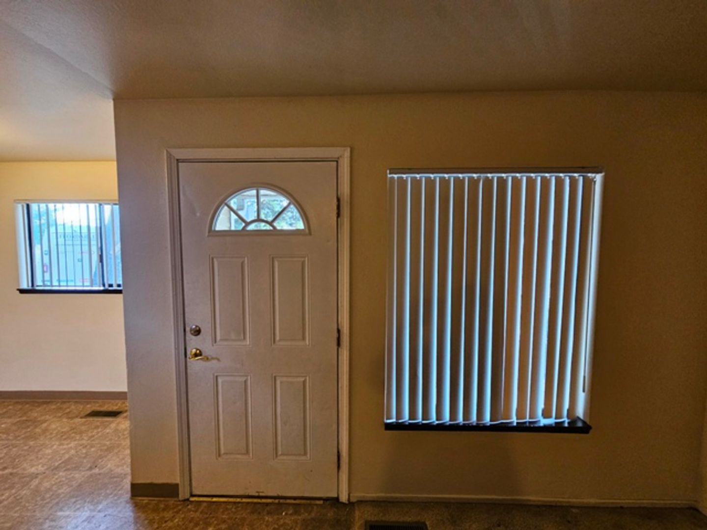 Salem Apartment: 2540-2594 Lee St SE