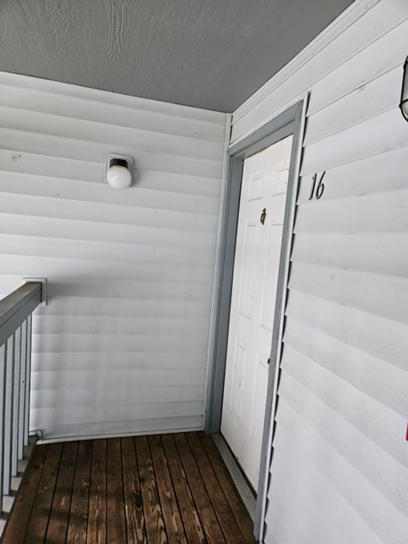 Salem Apartment: 1415 Lancaster Dr NE