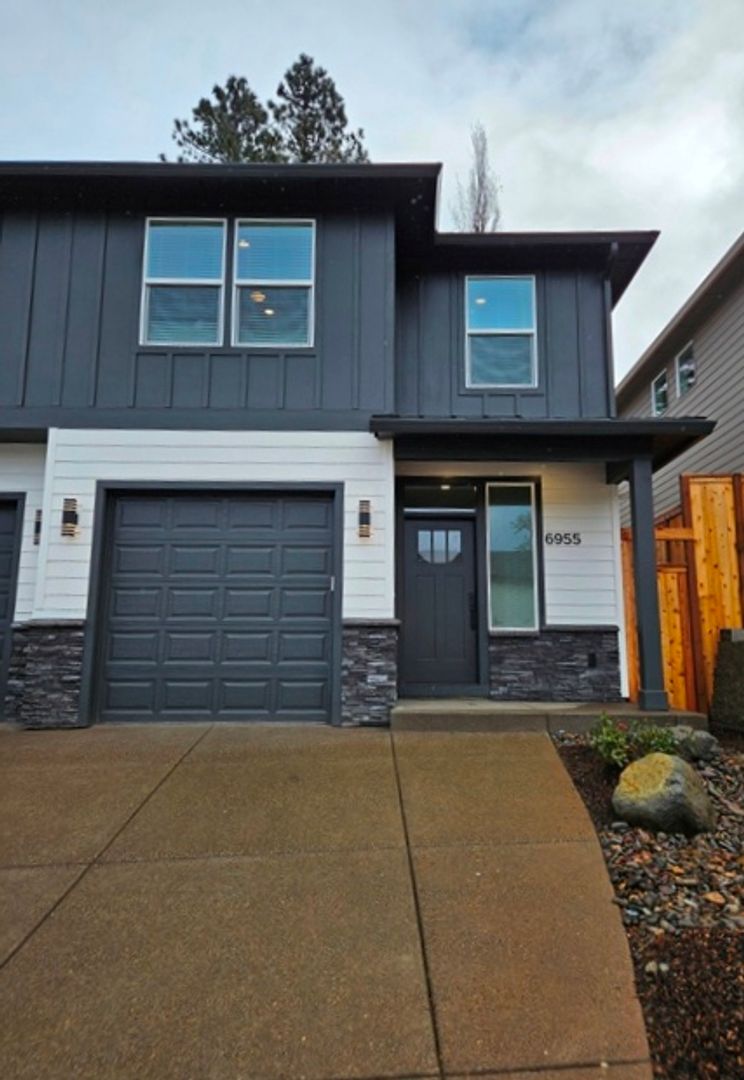 Salem Apartment: 6953-6955 Talloc Ave SE