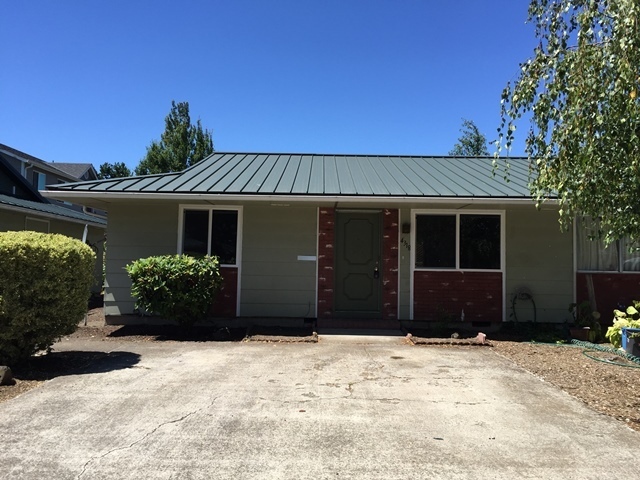 Salem Apartment: 4314-4388 State St