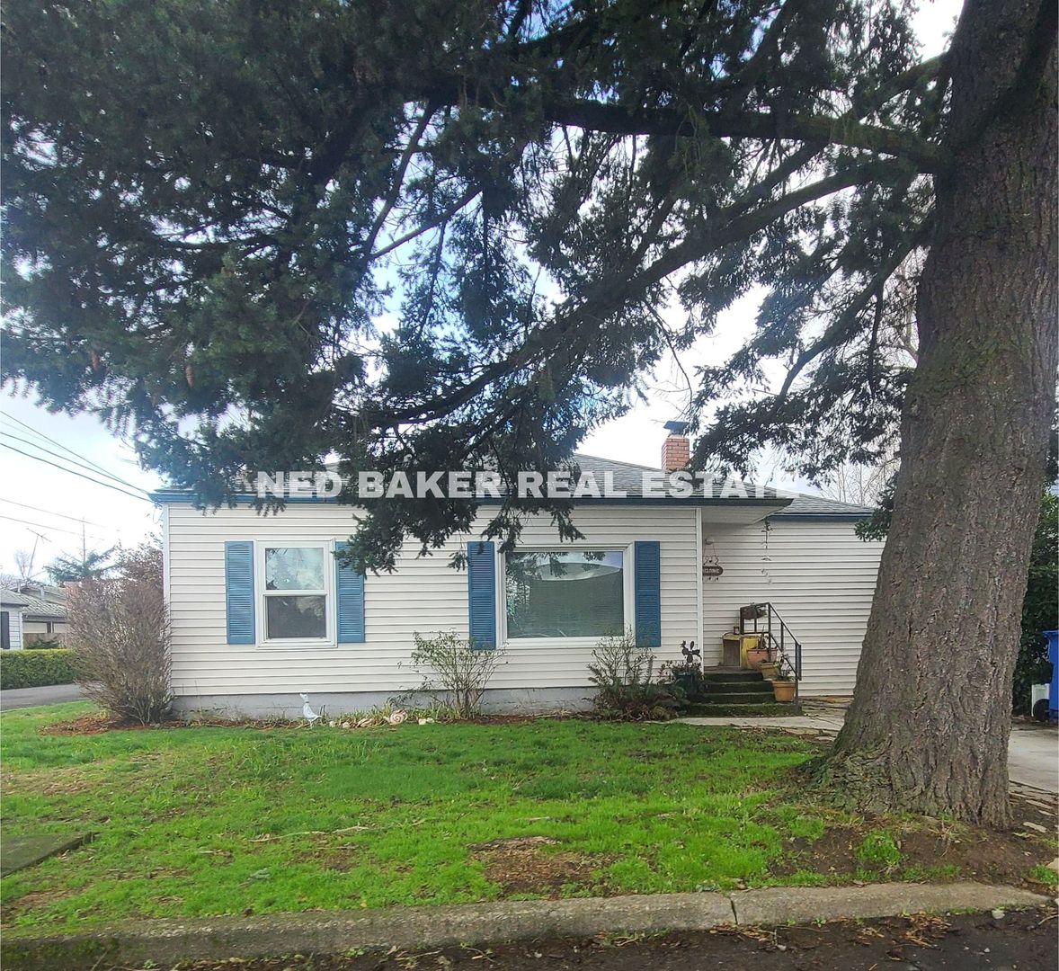 Salem House: 2915 Jensen St NE