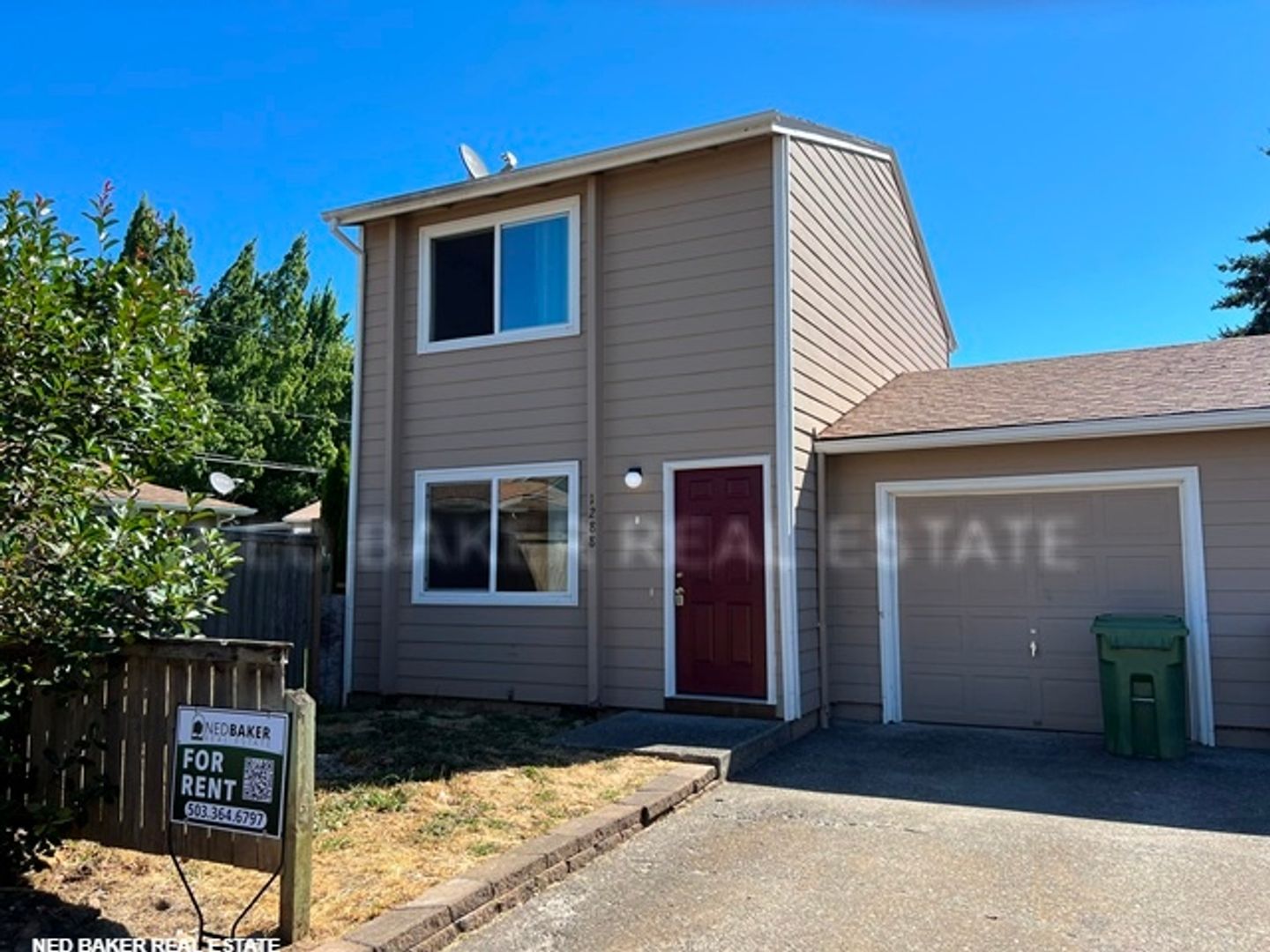 Stayton House: 1288 E Santiam St