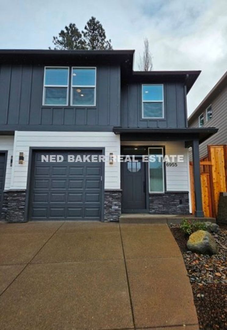 Salem Apartment: 6953-6955 Talloc Ave SE
