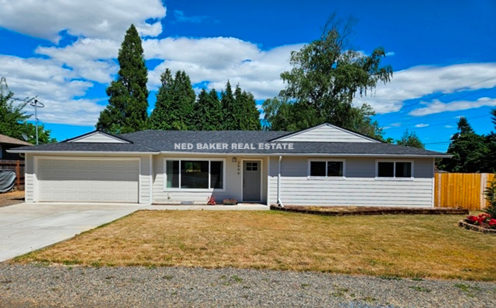 Salem House: 3994 Crestview Dr. S