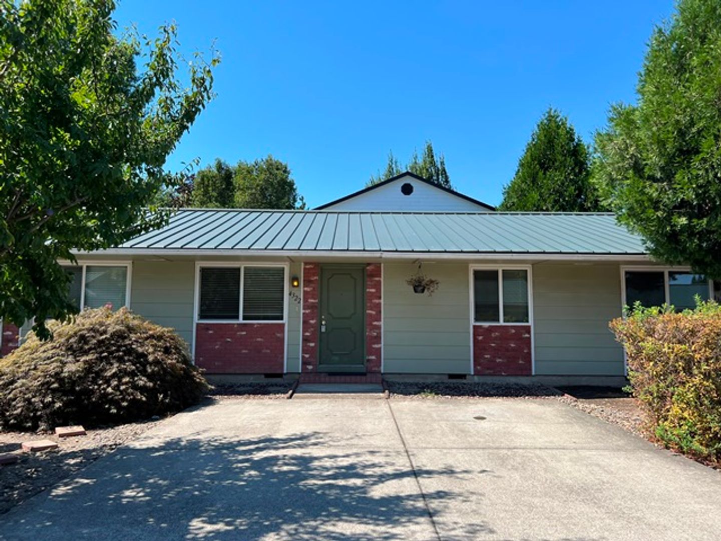 Salem Apartment: 4314-4388 State St