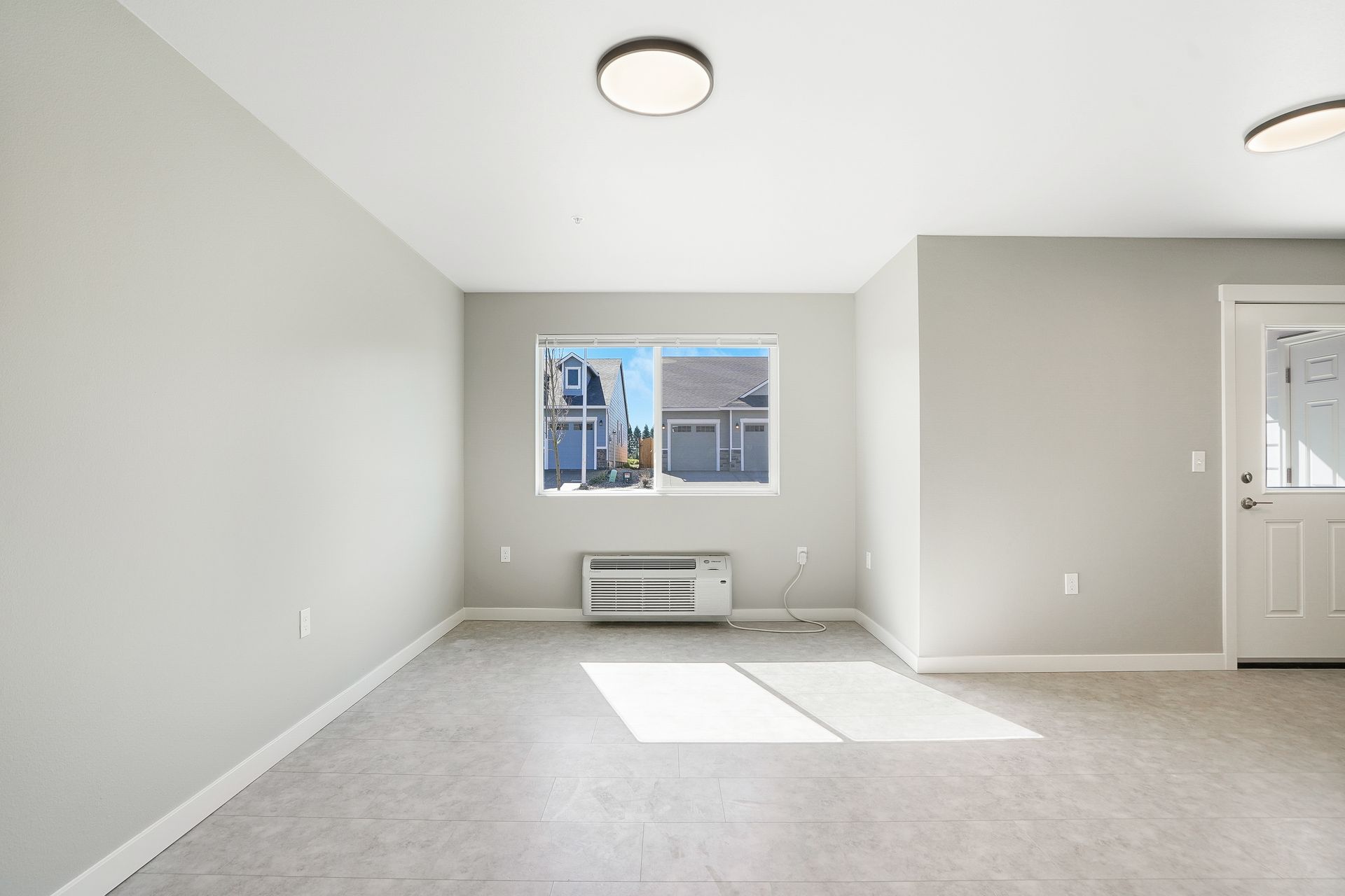 2Bd/2Ba Upper Level Apartment - Available Soon! 4 of 12