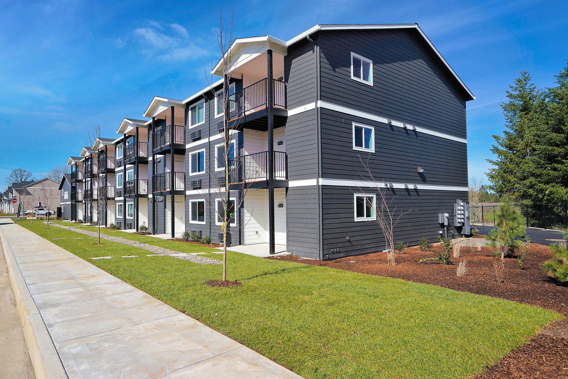 Carlton Apartment: 354 S 8th St #20