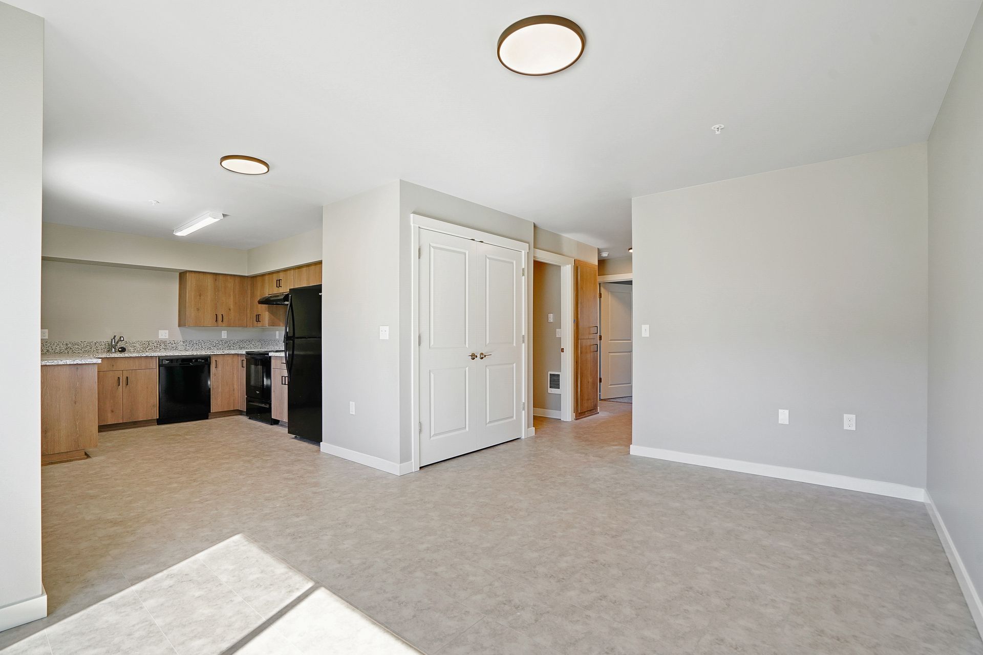 2Bd/2Ba Upper Level Apartment - Available Soon! 6 of 12