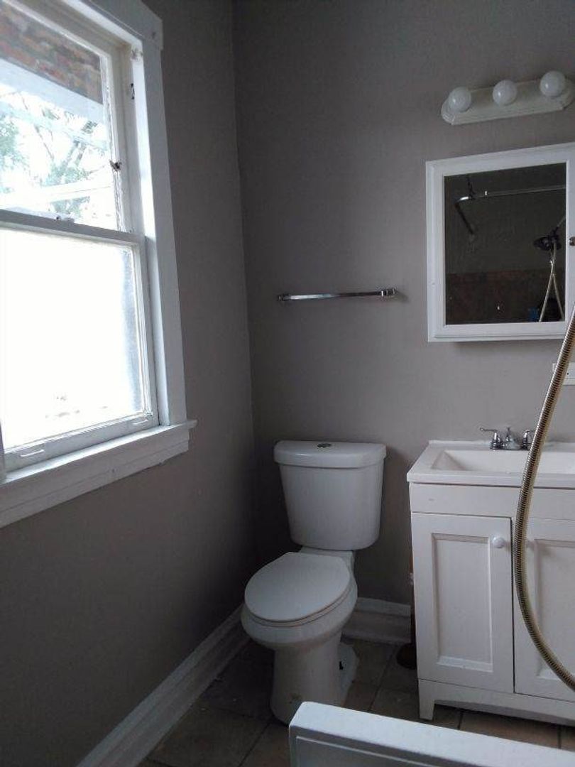 EVANSTON Apartment: 1413-15 HOWARD STREET