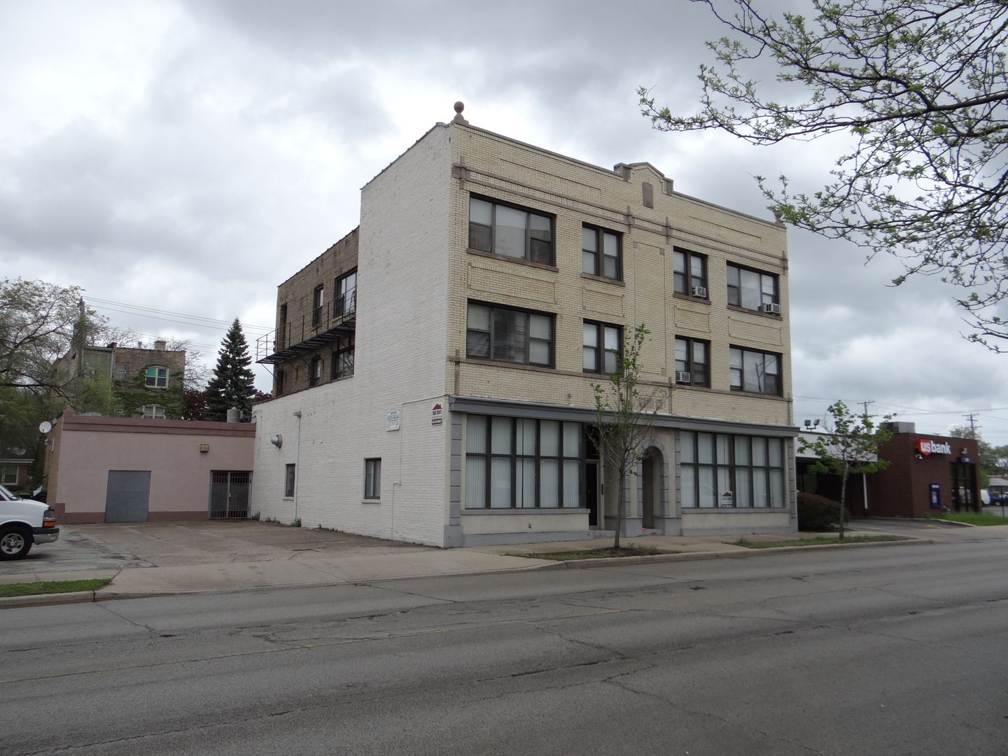 EVANSTON Apartment: 1413-15 HOWARD STREET