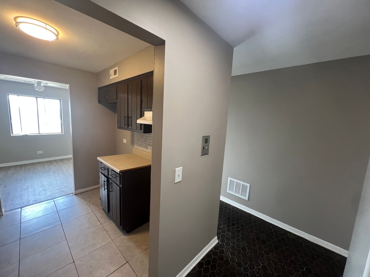 Elmwood Park Apartment: 2300-2310 N Harlem Avenue