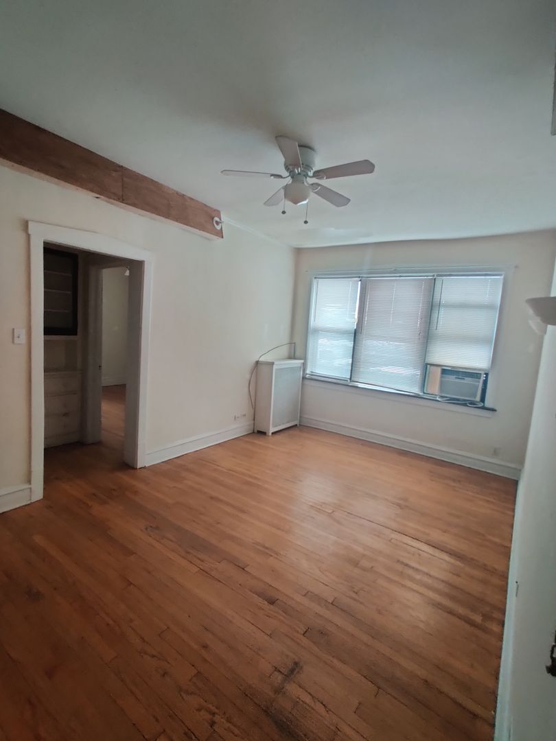 EVANSTON Apartment: 1413-15 HOWARD STREET