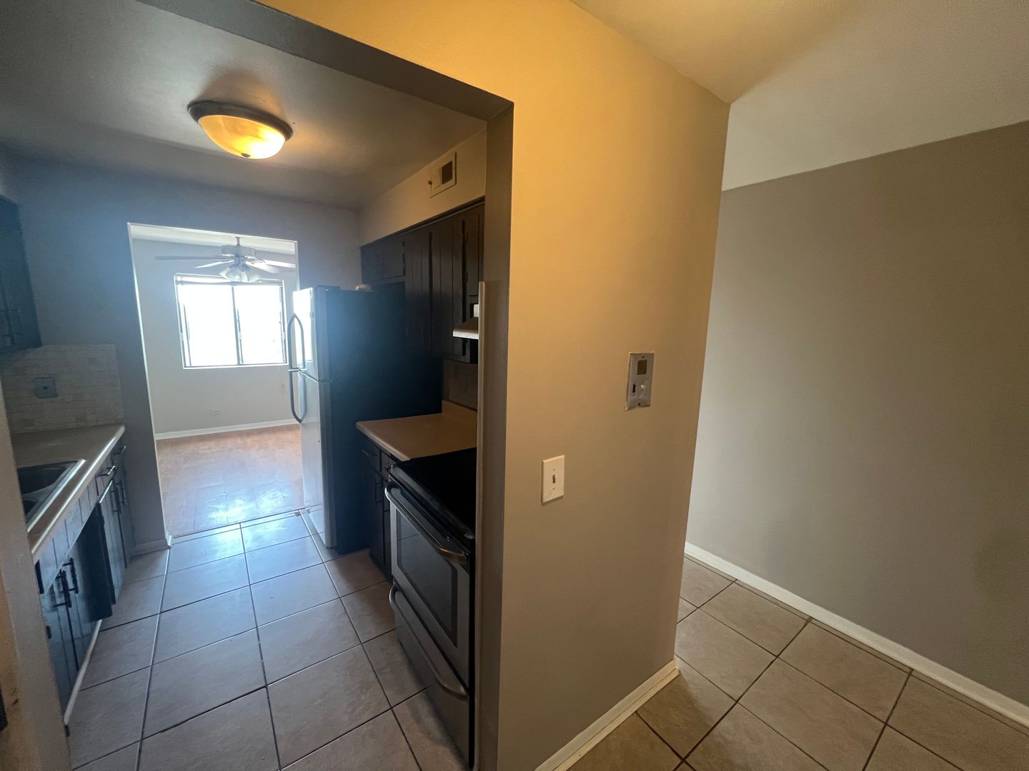 Elmwood Park Apartment: 2300-2310 N Harlem Avenue