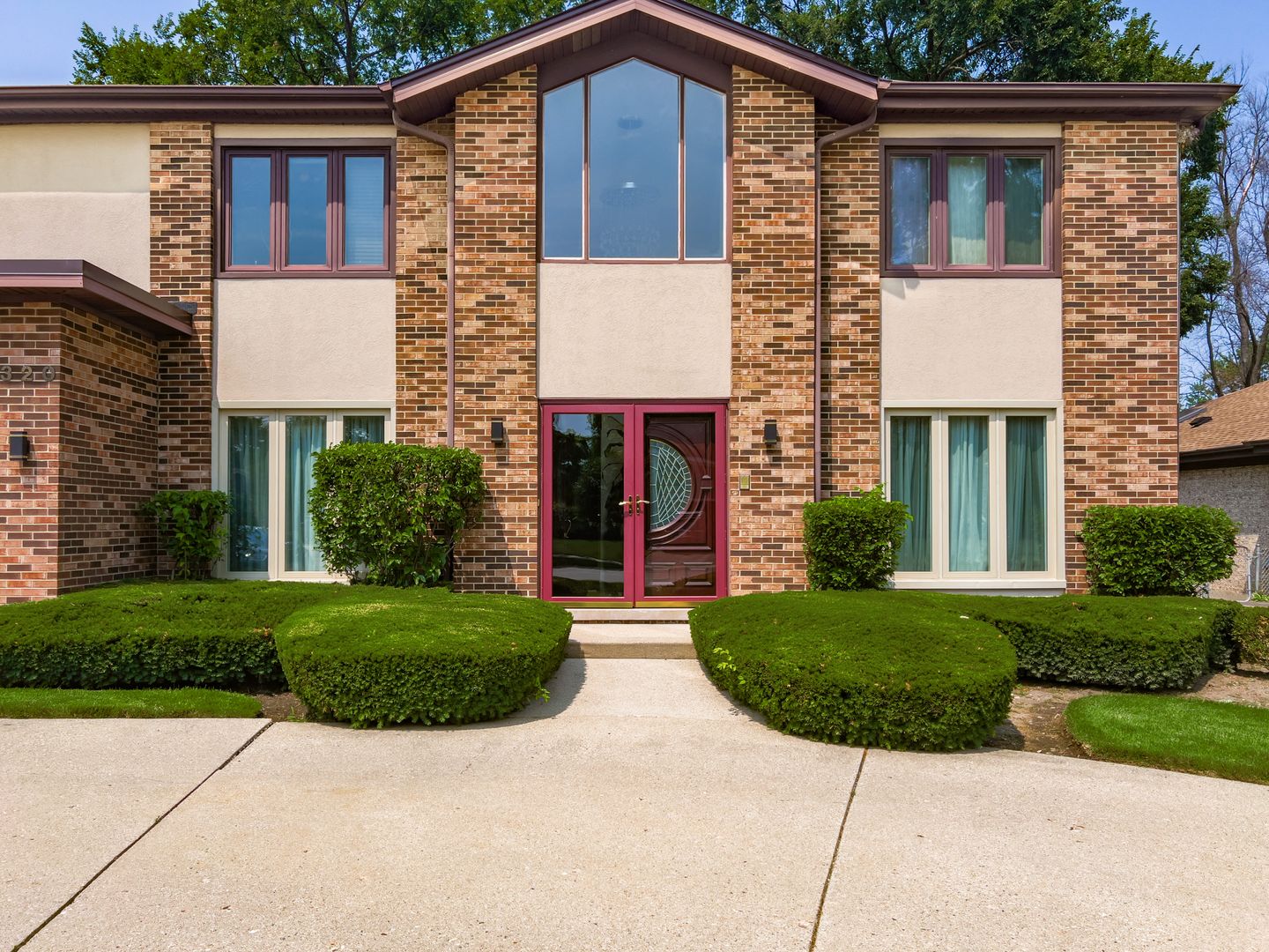 Glenview House: 3320 Lakewood Court