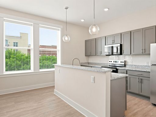 Listing photo thumbnail