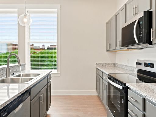 Listing photo thumbnail