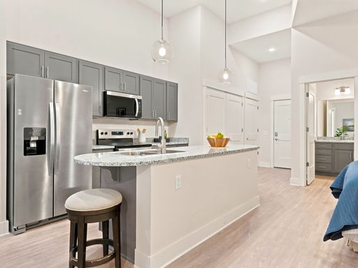 Listing photo thumbnail