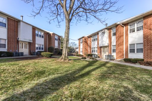 Beautiful 1st Floor 2 bedroom minutes from Hershey!!!!! Heat Included