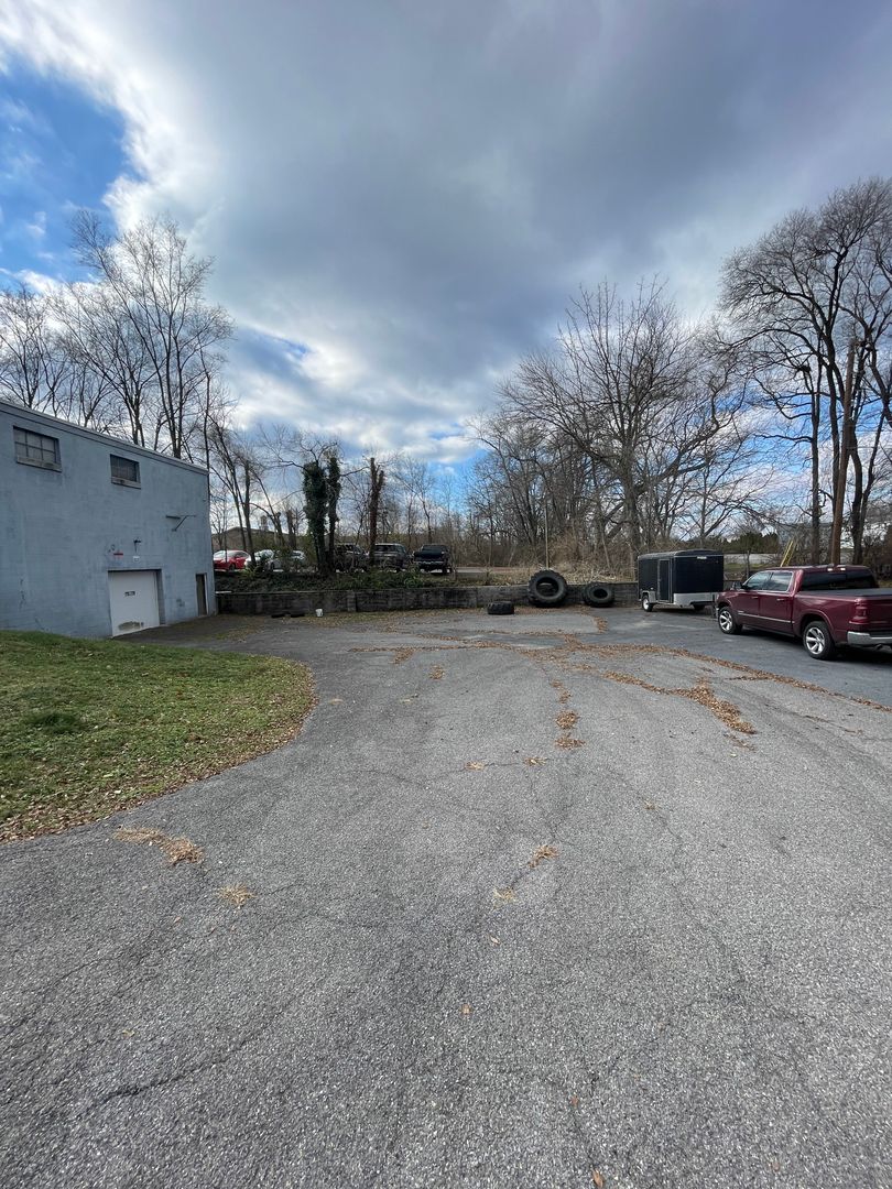 810 N Hanover Street , Basement/ Garage , Carlisle, PA 17013