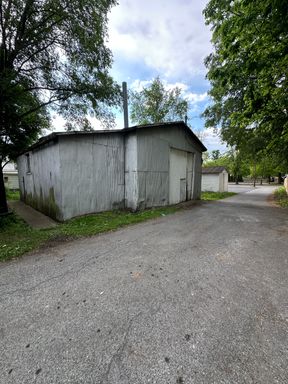Large garage Rental with Electric! garage write