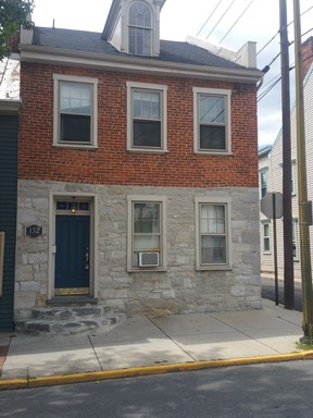 Charming 2 Bedroom Apartment in Downtown Carlisle – photo 1