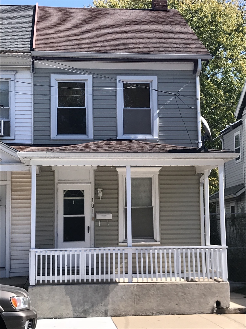 Carlisle House: 131 Porter Ave