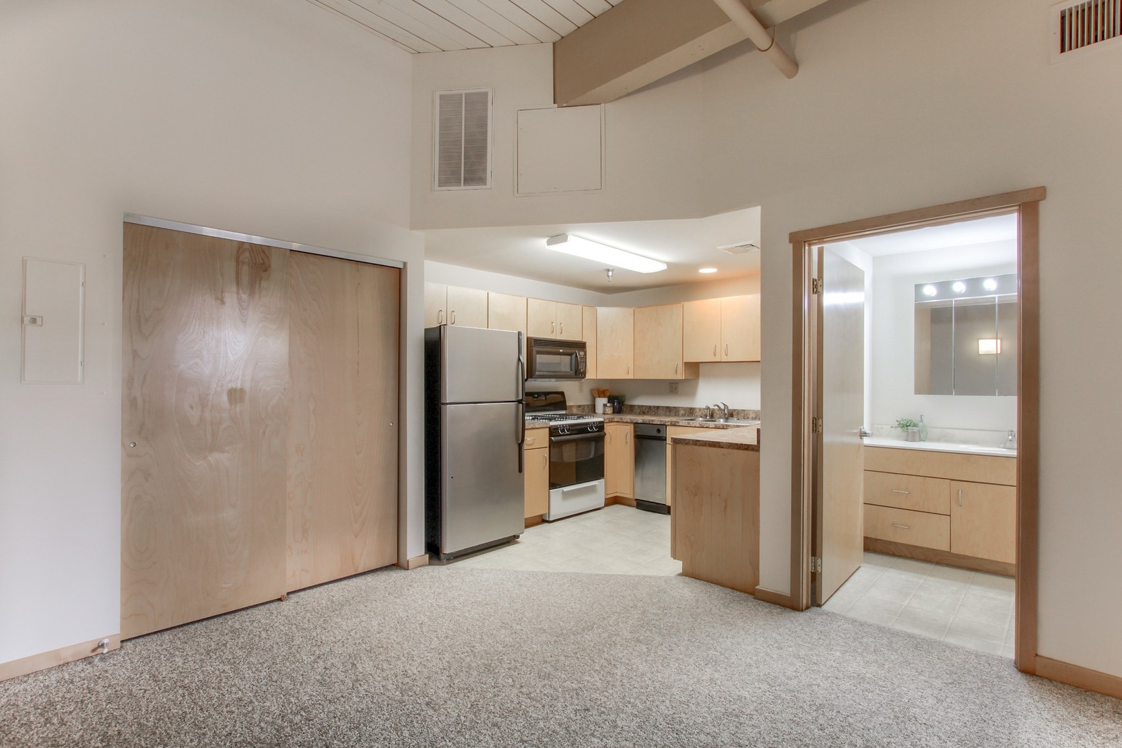 Annville Apartment: 201 S Lancaster St