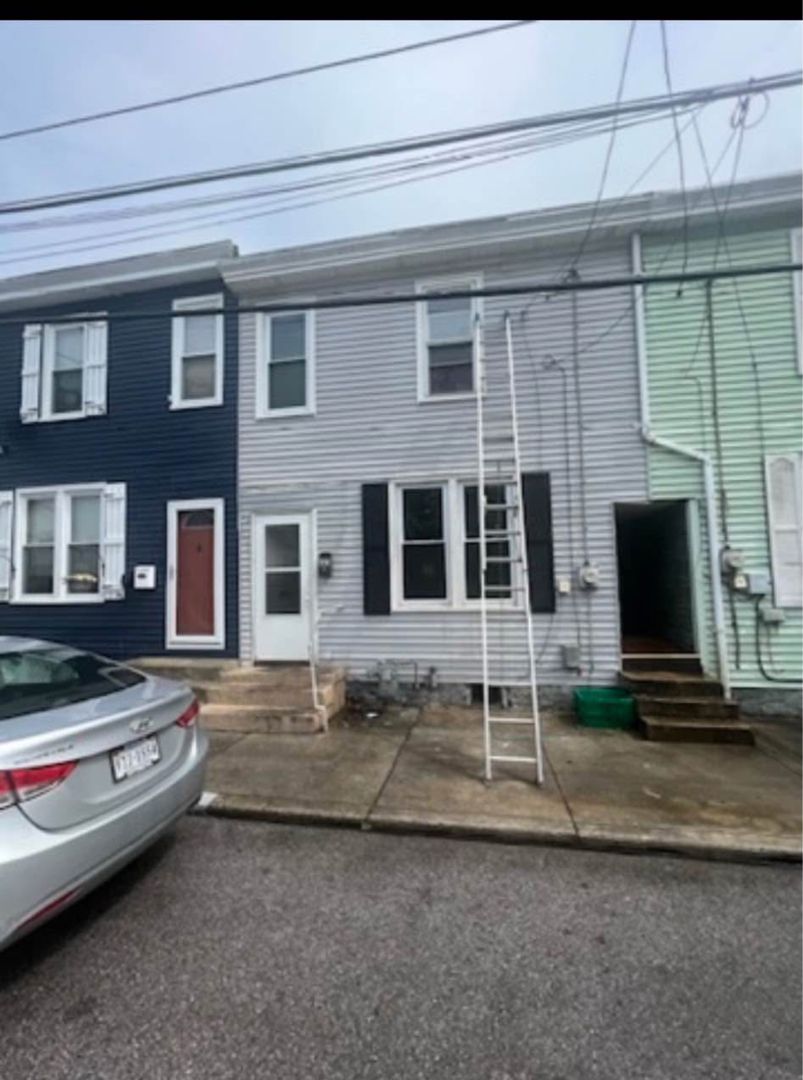 Carlisle House: 333 West Penn Street