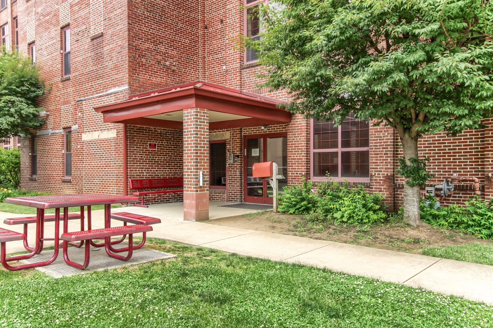 Annville Apartment: 201 S Lancaster St