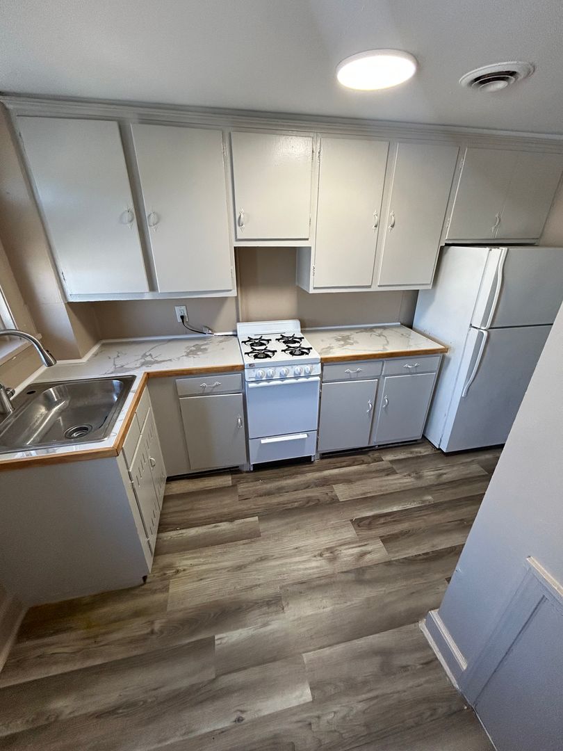 Carlisle Apartment: 105/107 W Louther Street