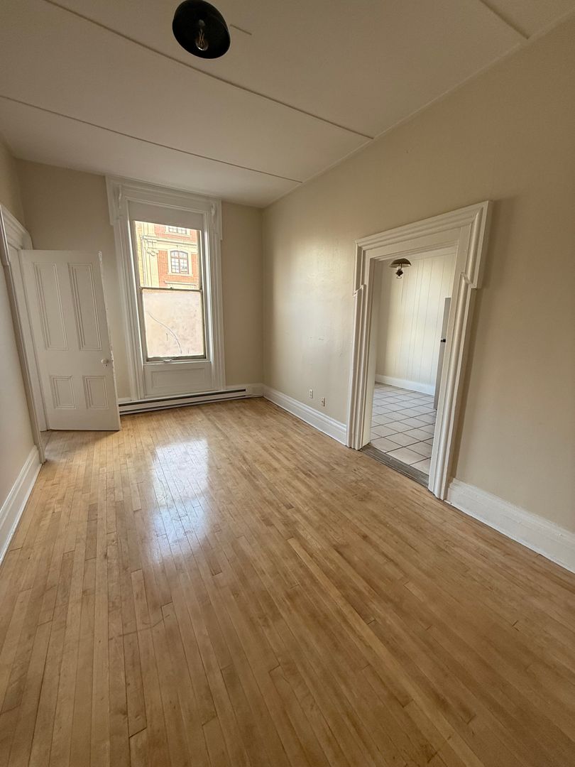 Carlisle Apartment: 32 W High Street