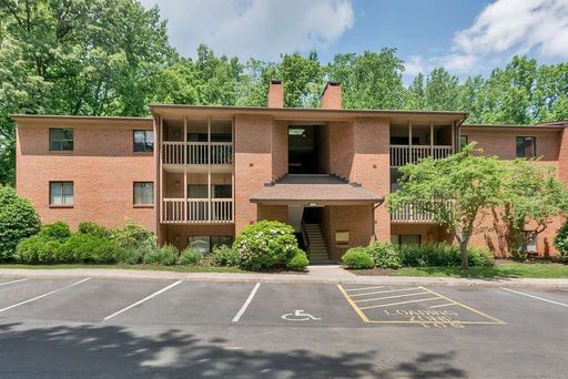 Gorgeous, Renovated 2-Bedroom Condo at Turtle Creek – photo 1
