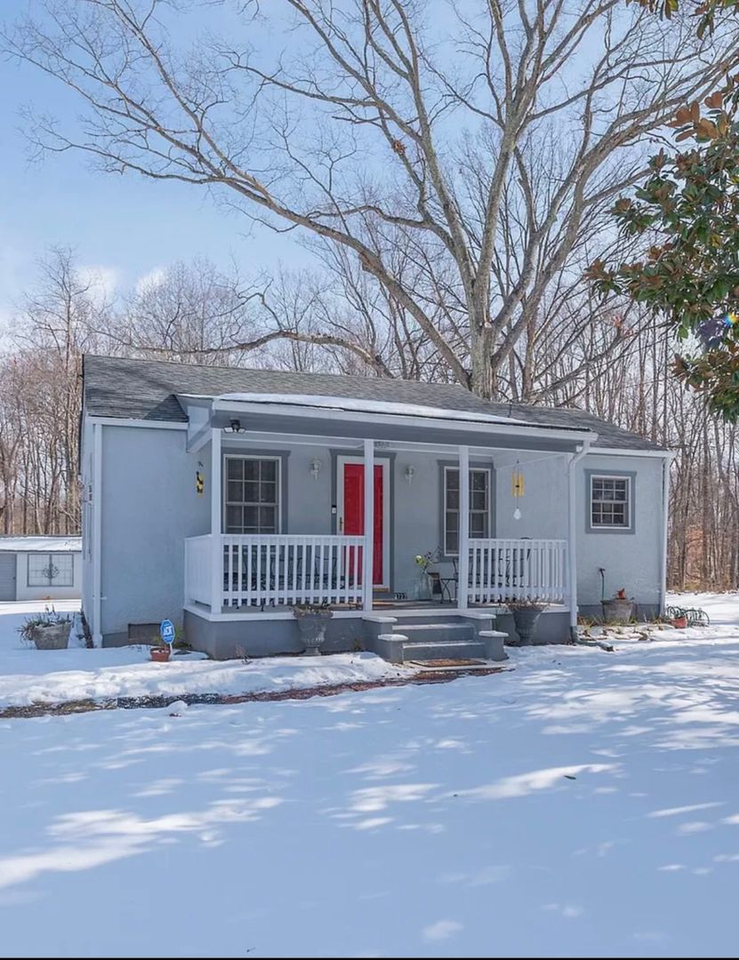 Charlottesville House: 2723 Silas Jackson Lane