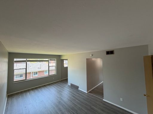 Oleatha on the Green: Fresh Floors & 2-Bedroom Living in 63139 – photo 1