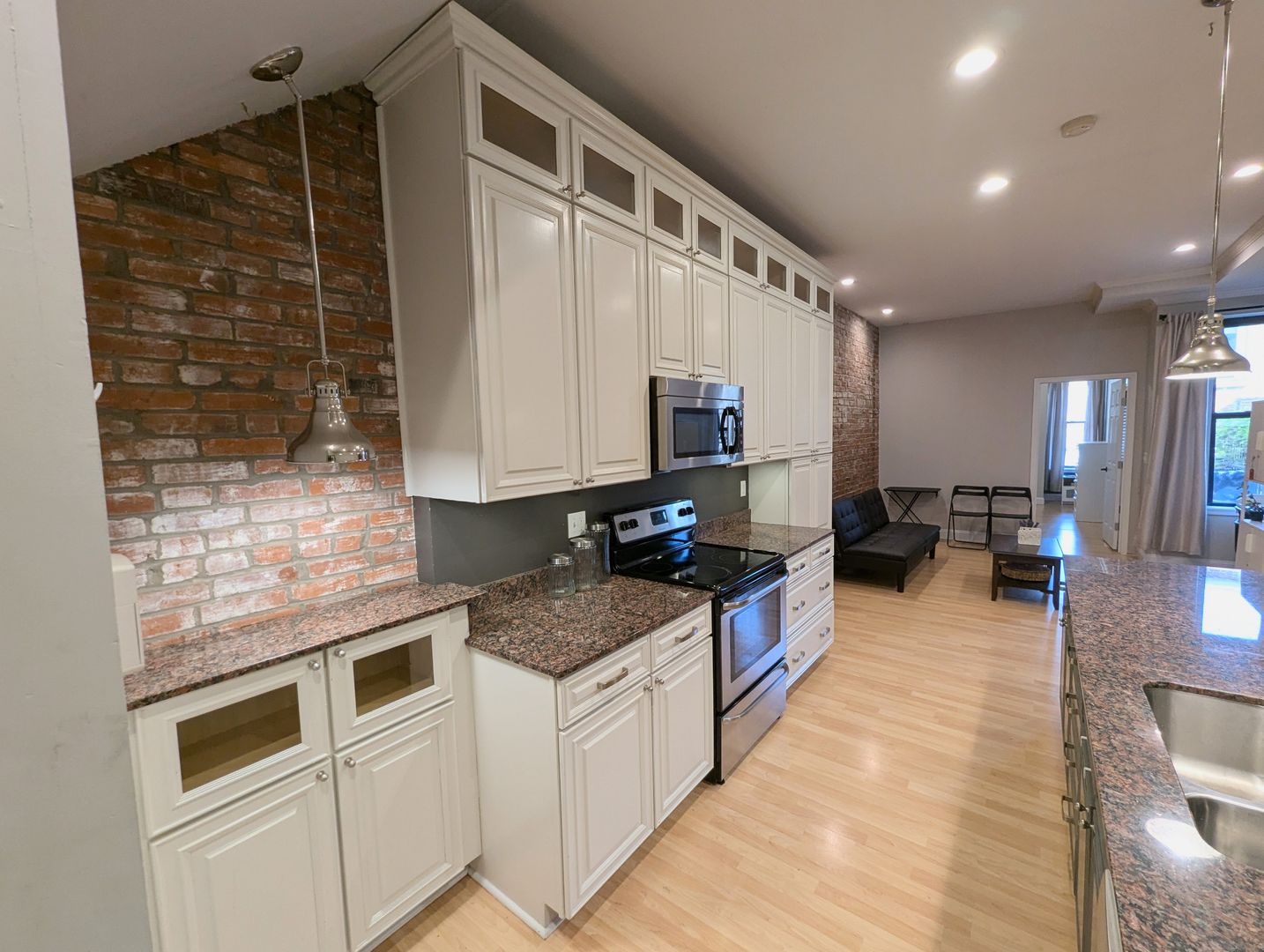 St. Louis House: 1619 Carroll St - B