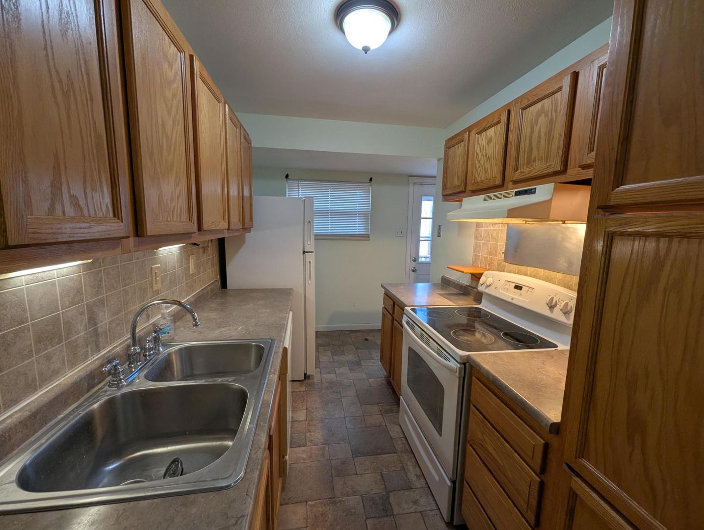 St. Louis House: 10655 Glen Garry Rd